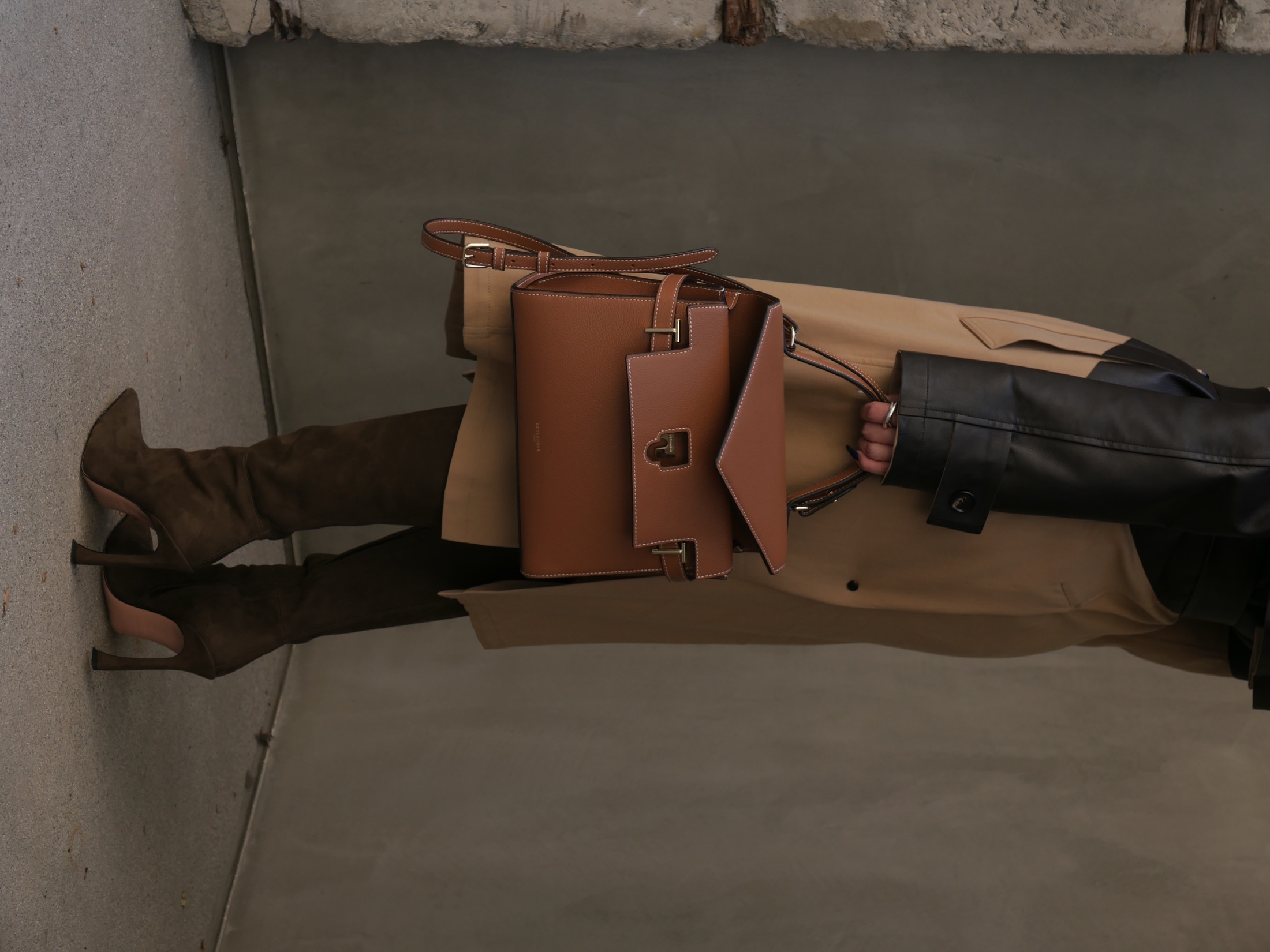 Le Tanneur leather bag and boots reel still